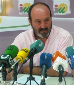 El portavoz de IU en el Ayuntamiento de Huelva, Pedro Jiménez