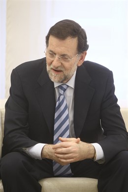 Mariano Rajoy sentado en La Moncloa