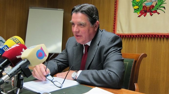 José Manuel Claver en rueda de prensa