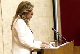 Susana Díaz pronuncia su discurso de investidura ante el Pleno del Parlamento