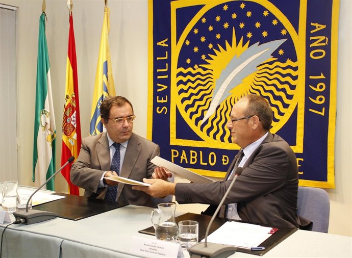 Firma del convenio entre la UPO y la Mesa del Tercer Sector