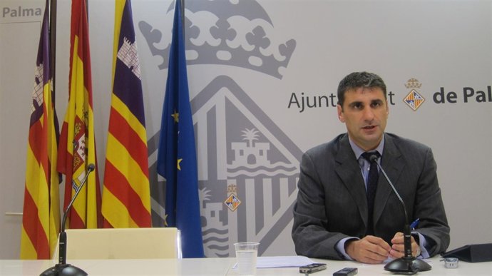 Julio Martínez en rueda de prensa