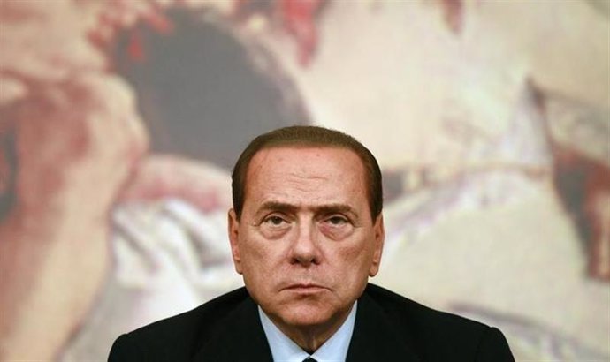 El ex primer ministro de Italia Silvio Berlusconi durante una rueda de prensa en
