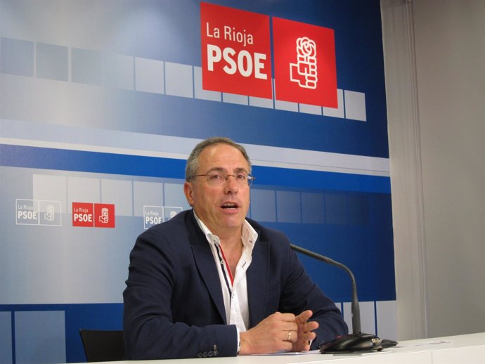 El senador del PSOE, Francisco Martínez-Aldama, habla sobre amnistía fiscal