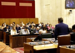 Díaz y Zoido en su primer cara a cara en el Parlamento de Andalucía