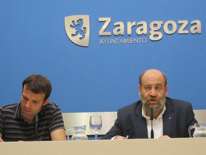 El portavoz de IU, José Manuel Alosno, a la derecha