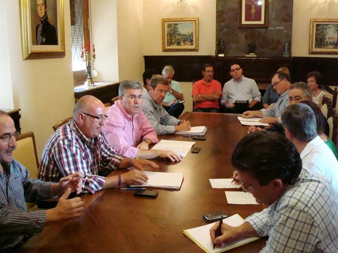 Reunión en el Ayuntamiento de Jaén sobre la reordenación de tráfico en Catedral
