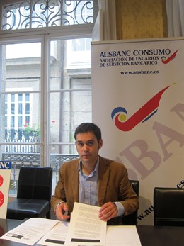 El abogado de Ausbanc Lisardo Núñez en rueda de prensa