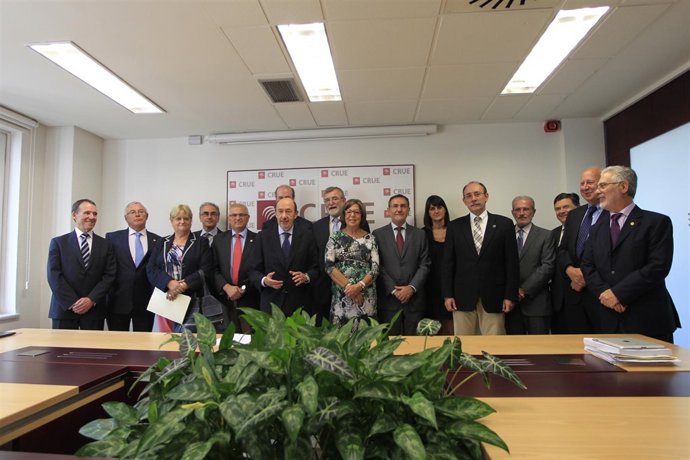 Rubalcaba se reúne con la CRUE