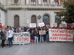 Concentración de trabajadores de Tata Hispana