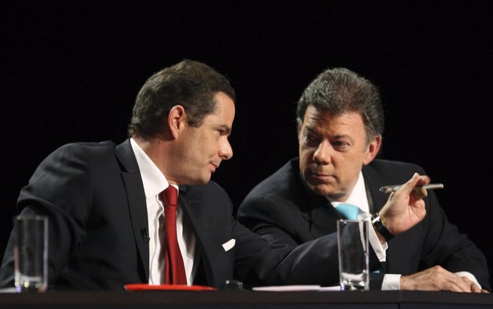 G. Vargas Lleras (i) y el presidente de Colombia, Juan Manuel Santos (d).