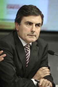 El PSOE critica la congelación salarial a los funcionarios porque "no es el camino para salir de la crisis"