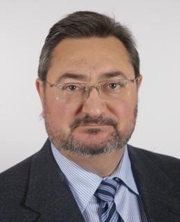 El senador José Atarés