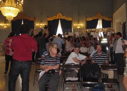 Protesta en el pleno del Ayuntamiento de Alicante