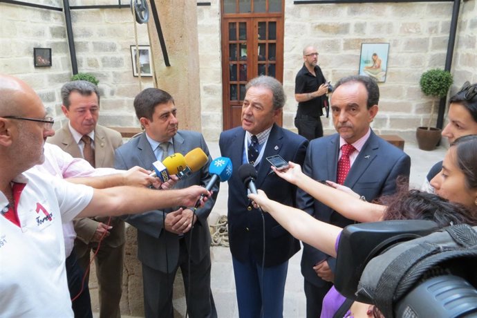 Fernández, Reyes, Prieto y Rodríguez en la inauguración del congreso de la UNAV.