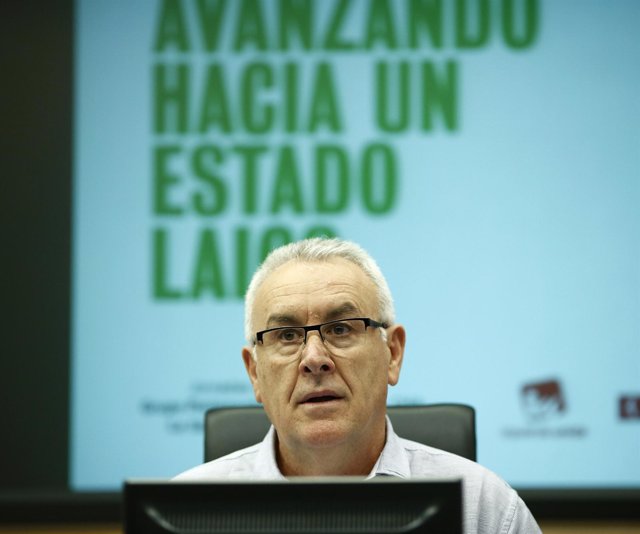 Cayo Lara (IU) y el presidente de Europa Laica, Francisco Delgado