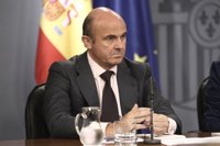 De Guindos dice que se creará empleo en el segundo semestre de 2014
