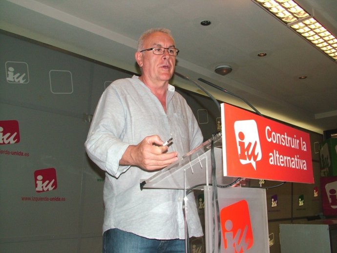 Cayo Lara en la sede de Izquierda Unida