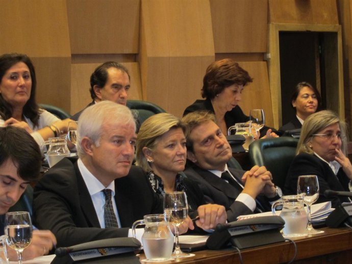 Eloy Suárez y otros concejales del PP