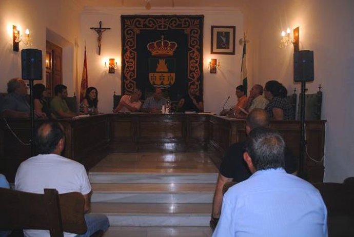 Sesión plenaria en Cantoria para exigir la marcha del inhabilitado Pedro Llamas