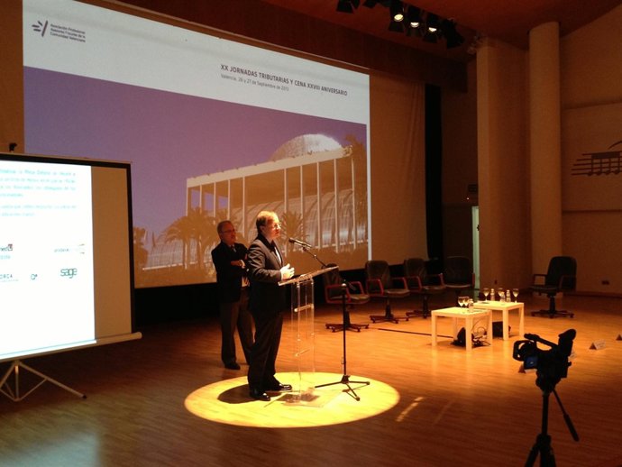 Moragues clausura las XX Jornadas Tributarias de APAFCV.