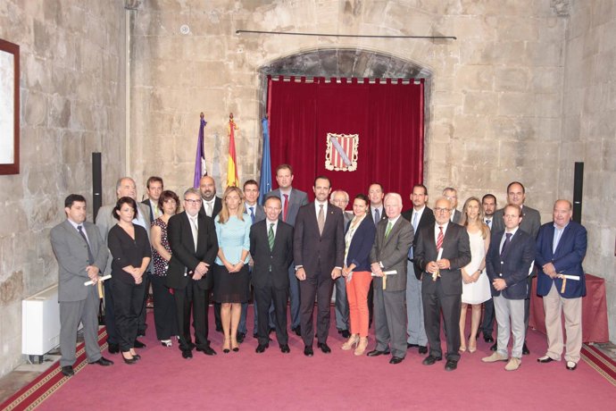 José Ramón Bauzá junto a los galardonados en el Día Mundial del Turismo