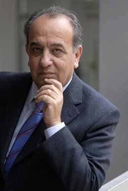 El Rector De La UNIA, Juan Manuel Suárez Japón. 