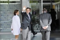 Rajoy visita al Rey en el hospital 