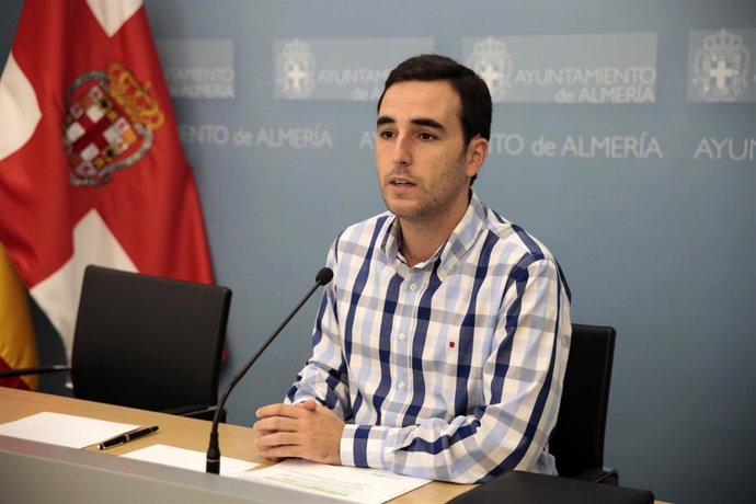 Sánchez, en rueda de prensa para informar de junta de gobierno