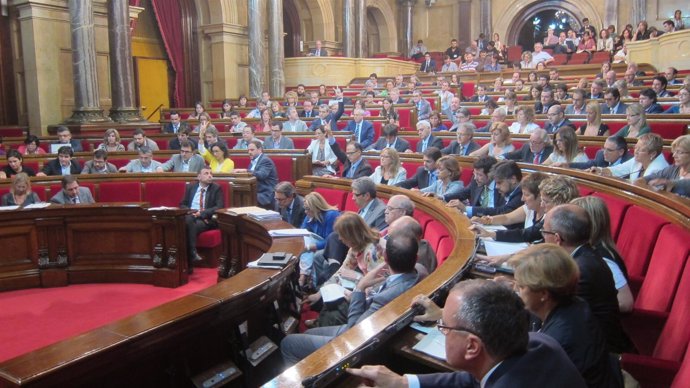 Votación durante el Debate de Política General en el Parlament