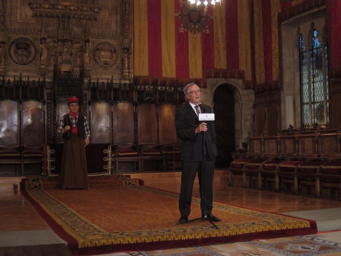 Xavier Trias en el saló de cent del Ayuntamiento por La Mercè