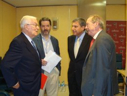 Los conferenciantes sobre el valor del español