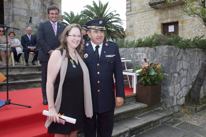 Leticia Díaz recibe la Cruz al Mérito Profesional
