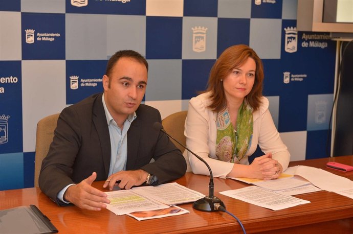 Mario Cortés y María del Mar Martín rojo en rueda de prensa