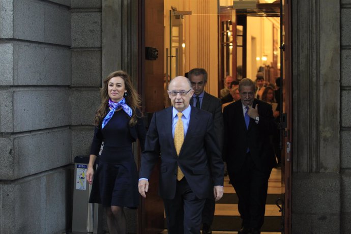 Montoro entrega el proyecto de Presupuestos Generales del Estado (PGE) 2014 