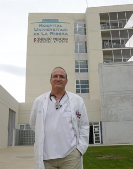 Dr. Ángel Aguilar, médico del Hospital Universitario de La Ribera 