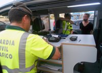 La Guardia Civil detiene a una docena de conductores este fin de semana por superar las tasas de alcoholemia