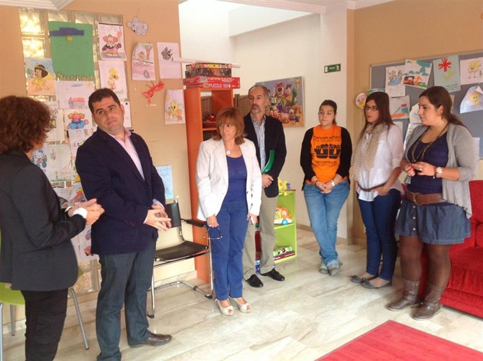 Purificación Gálvez visita el Punto de Encuentro Familiar en Jaén