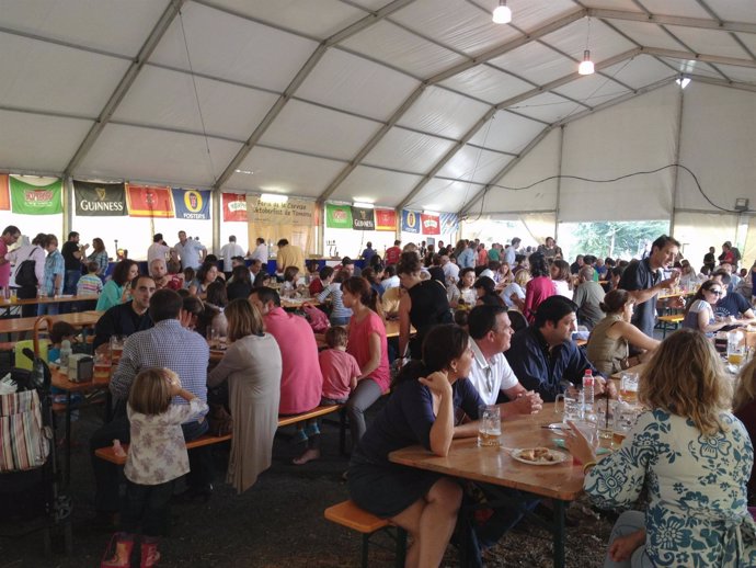 Carpa de la IV edición de la OktoberFest en Tomares