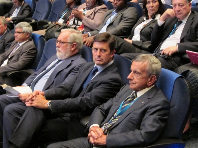 Arias Cañete y el delegado del Gobierno 