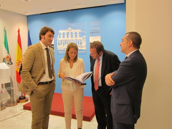 Presentación Del Plan Del Comercio Local De Cáceres