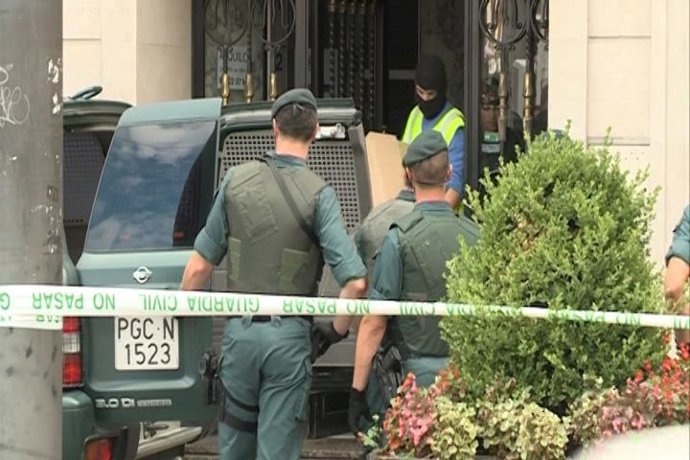 18 detenidos en la operación contra Herrira 
