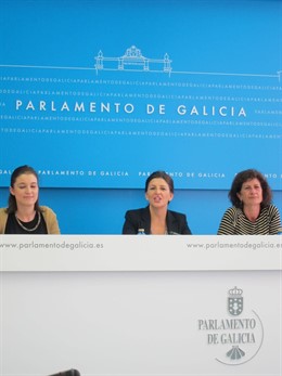 Eva Solla, Yolanda Díaz y Consuelo Martínez, diputadas de AGE