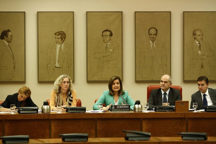 La ministra Fátima Báñez en la Comisión del Pacto de Toledo en el Congreso