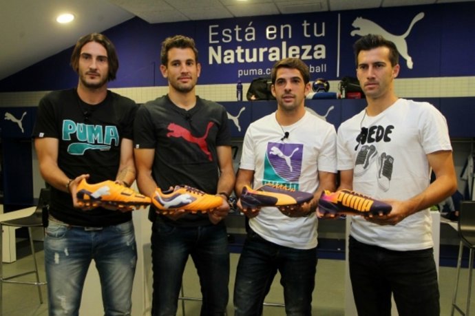 Jugadores del Espanyol con sus botas Puma