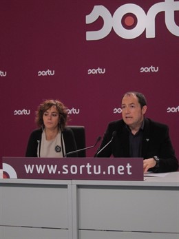 Amaia Izko y Pernando Barrena. 