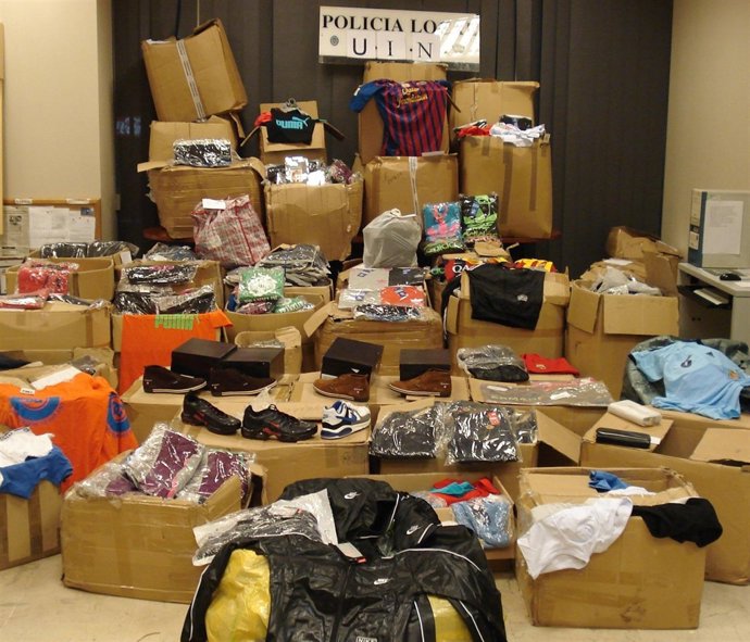 Detenido en Sevilla con 2.431 artículos falsificados robados
