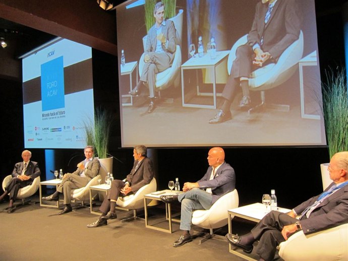 M.Valls, J.Pérez-Tenessa, J.C.Peris, K.Sarasola y J.M.Torres