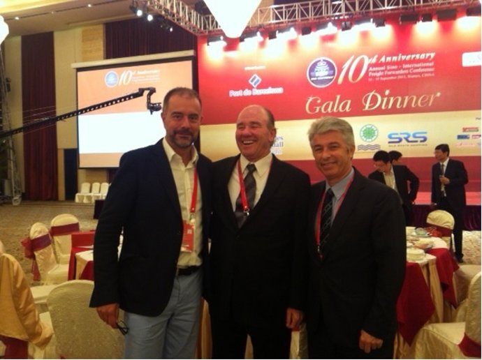 A la derecha: M.Galán (Puerto de Barcelona)