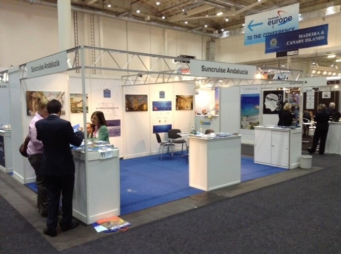 Expositor promocional en la Seatrade de Hamburgo